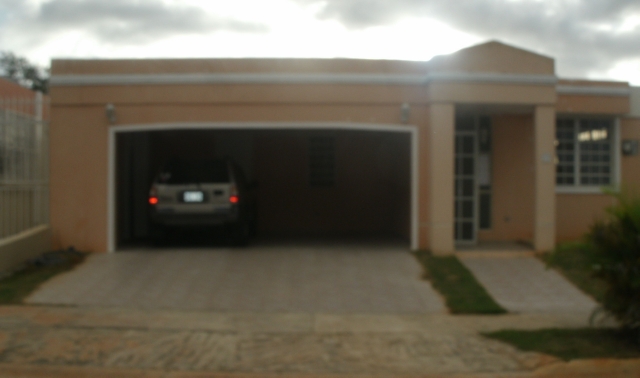 Urb Las Praderas 1270 Calle Esmeralda, Barceloneta, PR 00617 