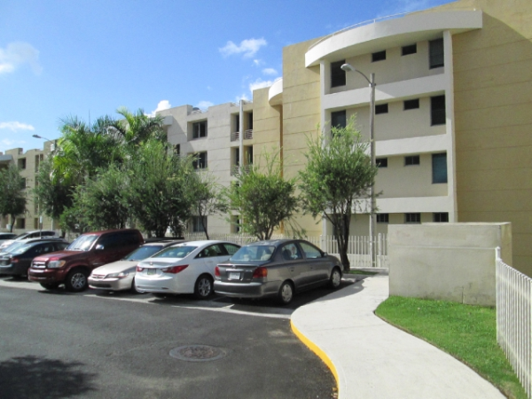 G501 Cond Loma Alta Vlg, Carolina, PR 00987 