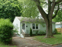 74 Vanderbilt Road, Warwick, RI 02886 