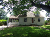 82 Massachusetts Av, Warwick, RI 02888 