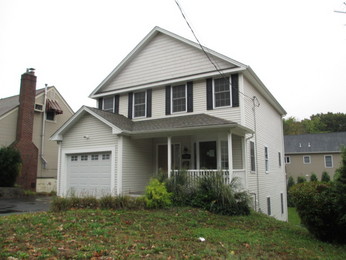 1289 Diamondhill Rd, Woonsocket, RI 02895 