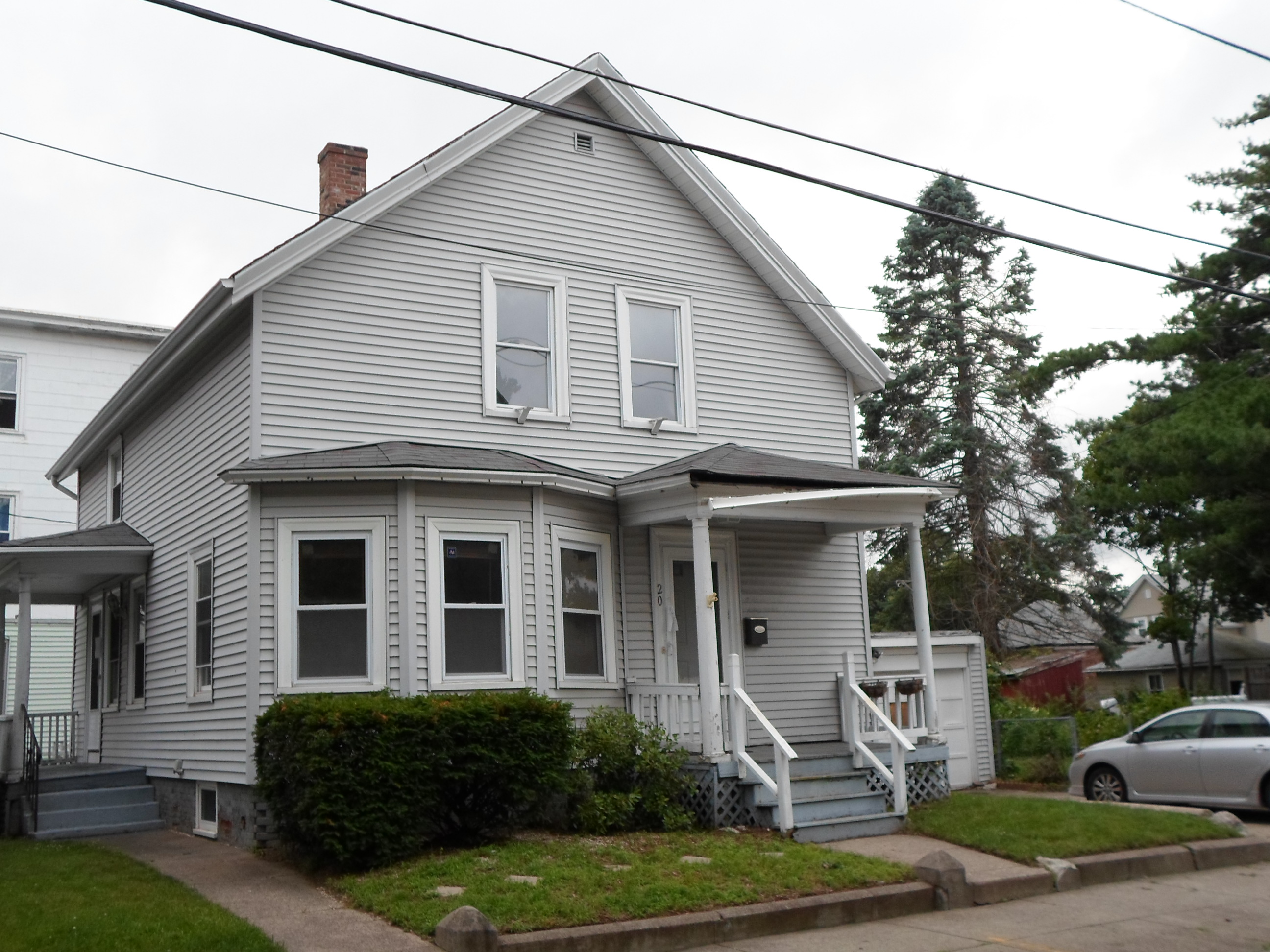 20 Cole St, Pawtucket, RI 02860 