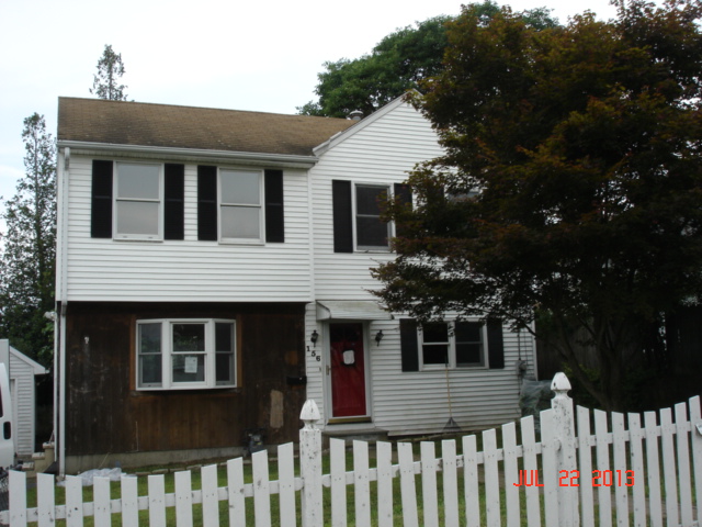156 Terrace Ave, Pawtucket, RI 02860 