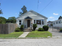 17 Gloucester St, Providence, RI 02908 