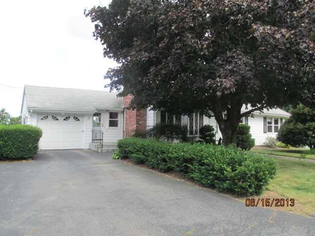 3 Gesmondi Dr, Johnston, RI 02919 