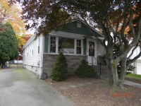 18 Pine St, North Providence, RI 02911 