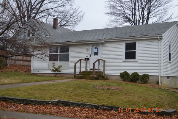 134 Colonial Ave, Cranston, RI 02910 