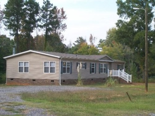 125 BEACH DRIVE, Ninety Six, SC 29666 