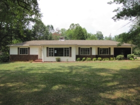 3330 ROBINHOOD DR, SPARTANBURG, SC 29302 