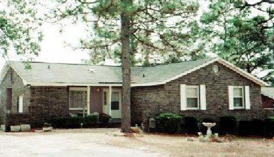 201 Harwood Dr, Hopkins, SC 29061 