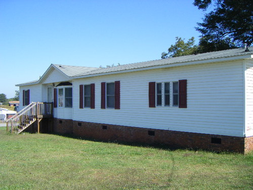 38 SMYTHE ST, Pelzer, SC 29669 