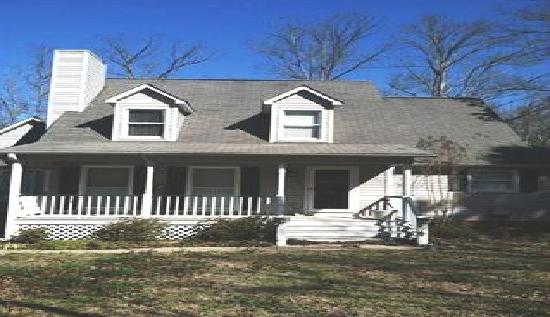 210 Twisted Oak Dr, Greenwood, SC 29646 