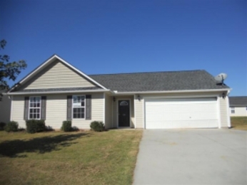 104 Lear Dr, Laurens, SC 29360 