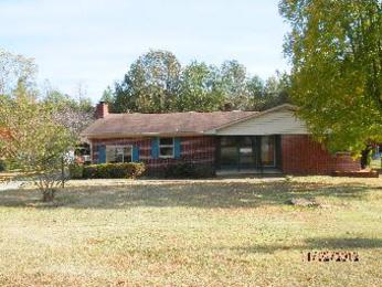 313 Pinehurst Dr, Greenwood, SC 29646 