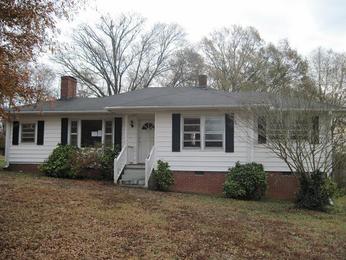 521 S Spencer St, Duncan, SC 29334 