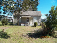 519 1/2 6th St, Hartsville, SC 29550 