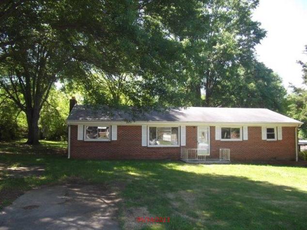 7 Hodgens Dr, Greenville, SC 29617 