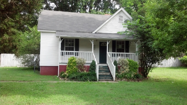39 6th St, York, SC 29745 