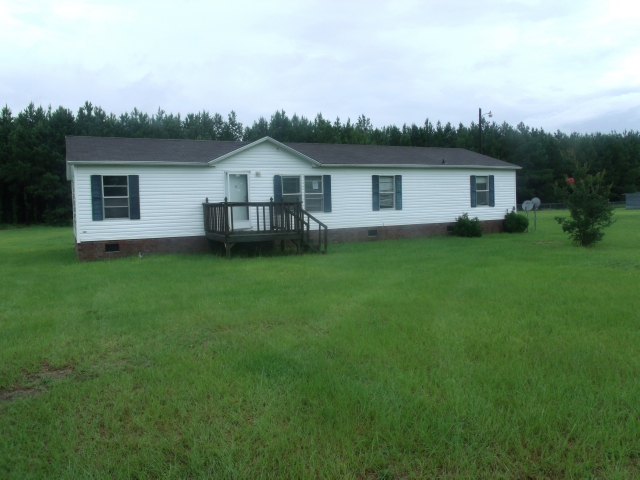 425 Raccoon Dr, Darlington, SC 29532 