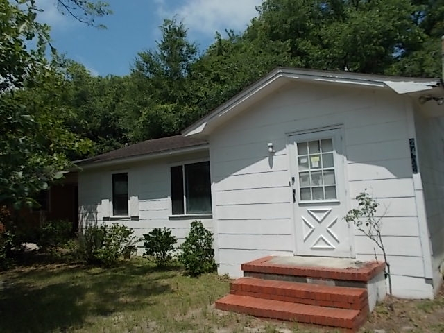 2402 Leonard Ave, Conway, SC 29527 