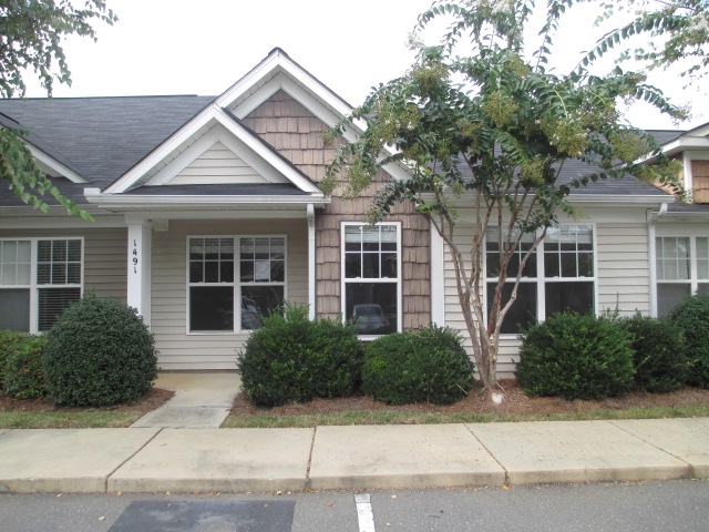 1491 Harpers Inlet Dr, Clover, SC 29710 