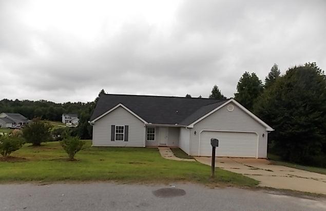 303 Shady Pines Ct, Fountain Inn, SC 29644 