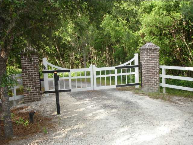 1 MIDDLE CREEK RD, Ravenel, SC 29470 