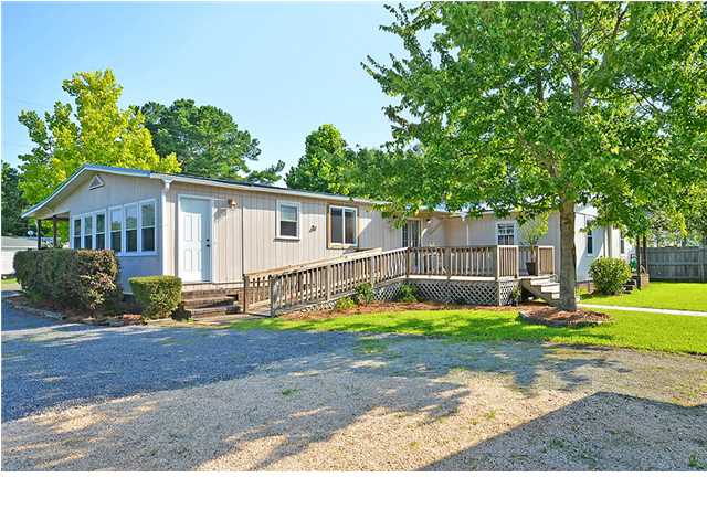 417 CHIPPENDALE LN, Bonneau, SC 29431 