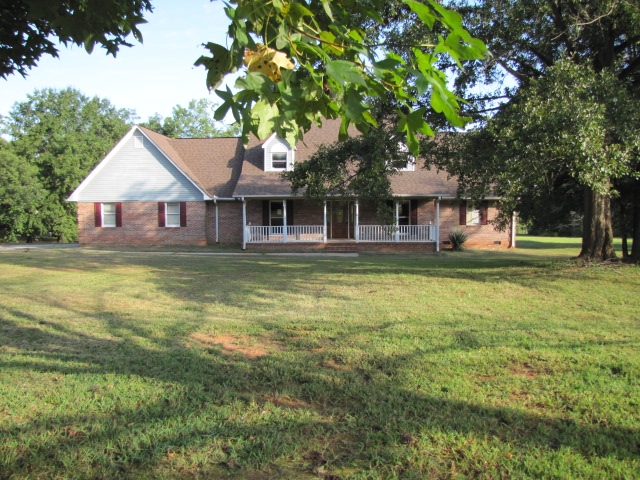 205 Guernsey Lane, Spartansburg, SC 29306 