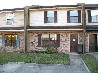 5725 Dewsbury Ln, North Charleston, SC 29418 