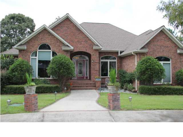 301 LAKE ARBU DR, Manning, SC 29102 