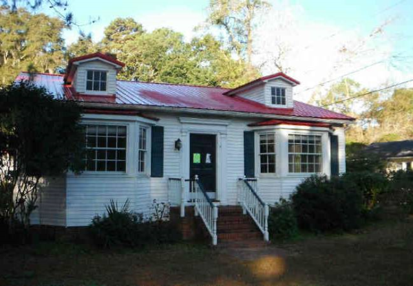 734 Ribaut Rd, Beaufort, SC 29902 