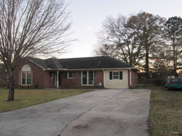 818 Beauregard Rd, Summerville, SC 29483 