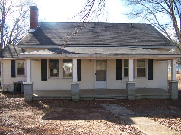 205 Graham St, Easley, SC 29640 