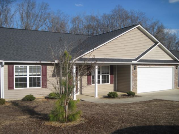 719 Fountainbrook Ln, Fountain Inn, SC 29644 