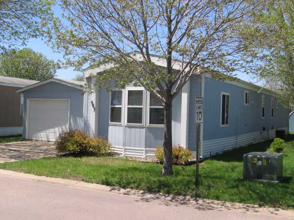 903 S. Topaz Place, Sioux Falls, SD 57106 