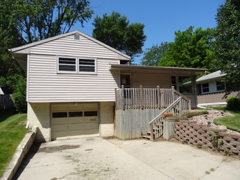 2113 S Wayland Ave, Sioux Falls, SD 57105 