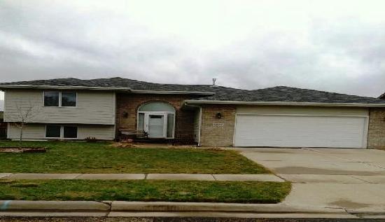 5300 South Sarmar Avenue, Sioux Falls, SD 57106 