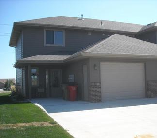 2008 S Barret Pl, Sioux Falls, SD 57106 