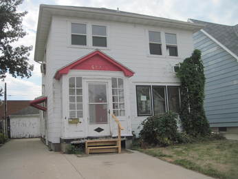 422 S 4th St, Aberdeen, SD 57401 