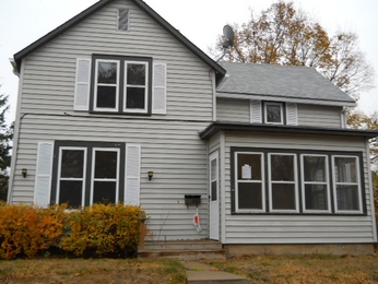 335 N Plum St, Vermillion, SD 57069 