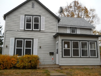 335 N Plum St, Vermillion, SD 57069 