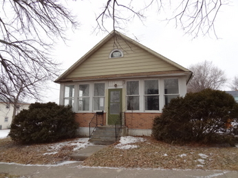 409 N Clark Ave, Dell Rapids, SD 57022 