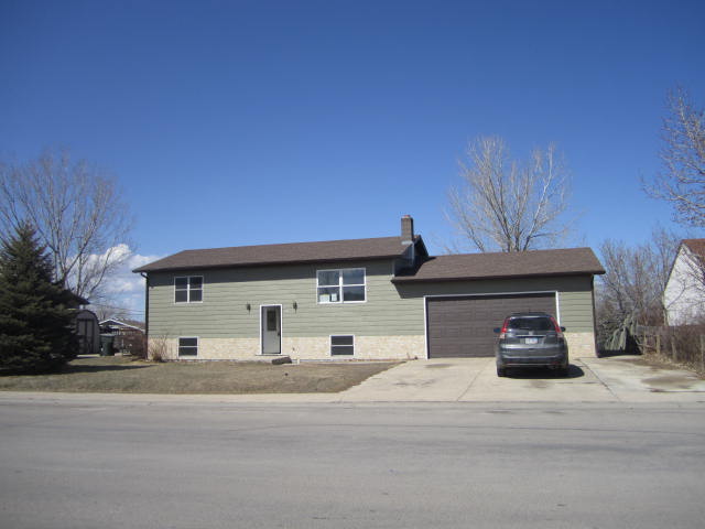613 Summit St, Belle Fourche, SD 57717 