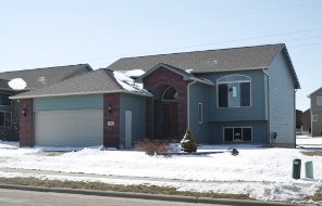 7613 W Stoney Creek, Sioux Falls, SD 57105 