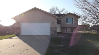 5517 S Aaron Ave, Sioux Falls, SD 57106 
