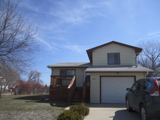 2012 Xavier St, Belle Fourche, SD 57717 