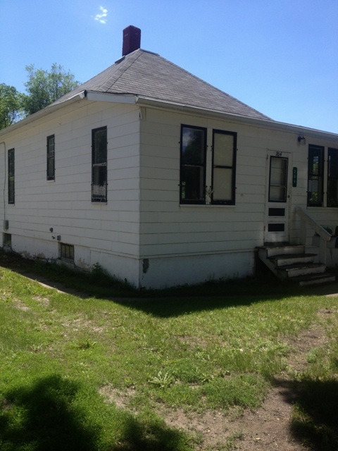 204 5th Ave NE, Aberdeen, SD 57401 