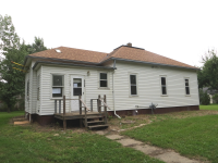 608 S Garfield St, Lennox, SD 57039 