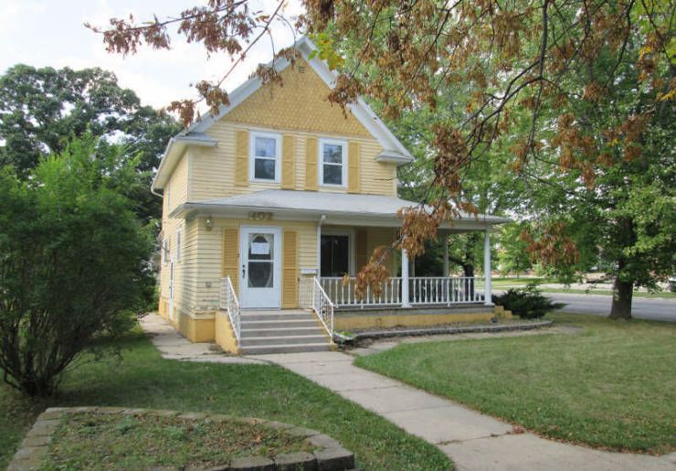 402 S 6th St, Milbank, SD 57252 